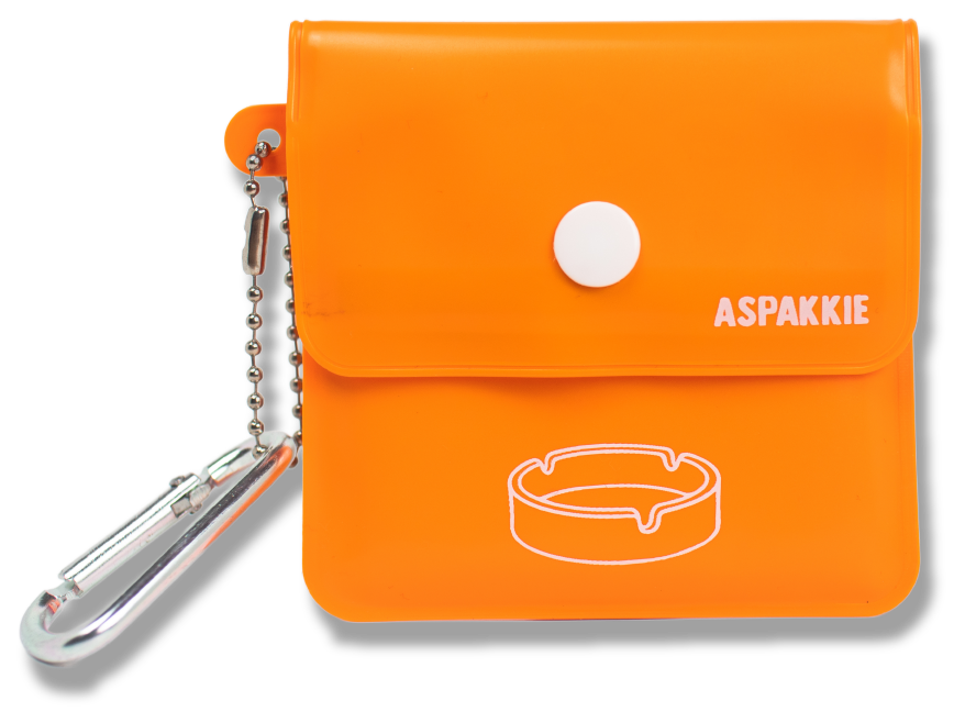 ASPAKKIE draagbare asbak in de kleur oranje, met karabijnhaak